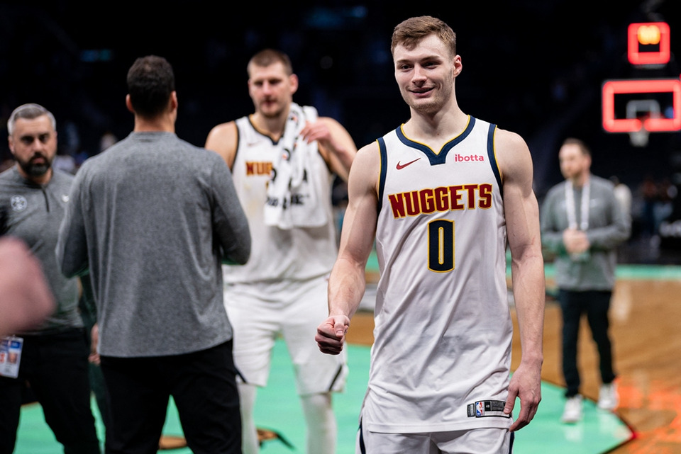 นักวิจัยดังชี้ชัด! "นักเก็ตส์" ฟอร์มตกหลังคว้าแชมป์ NBA เหตุผู้เล่นเจ็บเรื้อรังสะสม