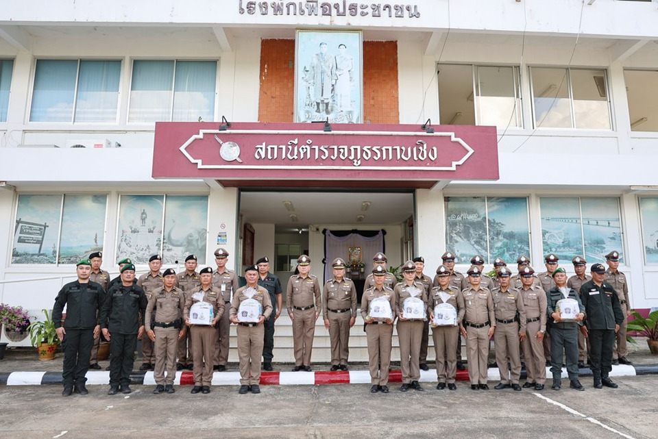 "ผบช.ภ.3" ตรวจราชการ "สภ.กาบเชิง" เน้นย้ำมาตรการป้องกันสแกมเมอร์ และมั่นคงในพื้นที่ชายแดนสุรินทร์