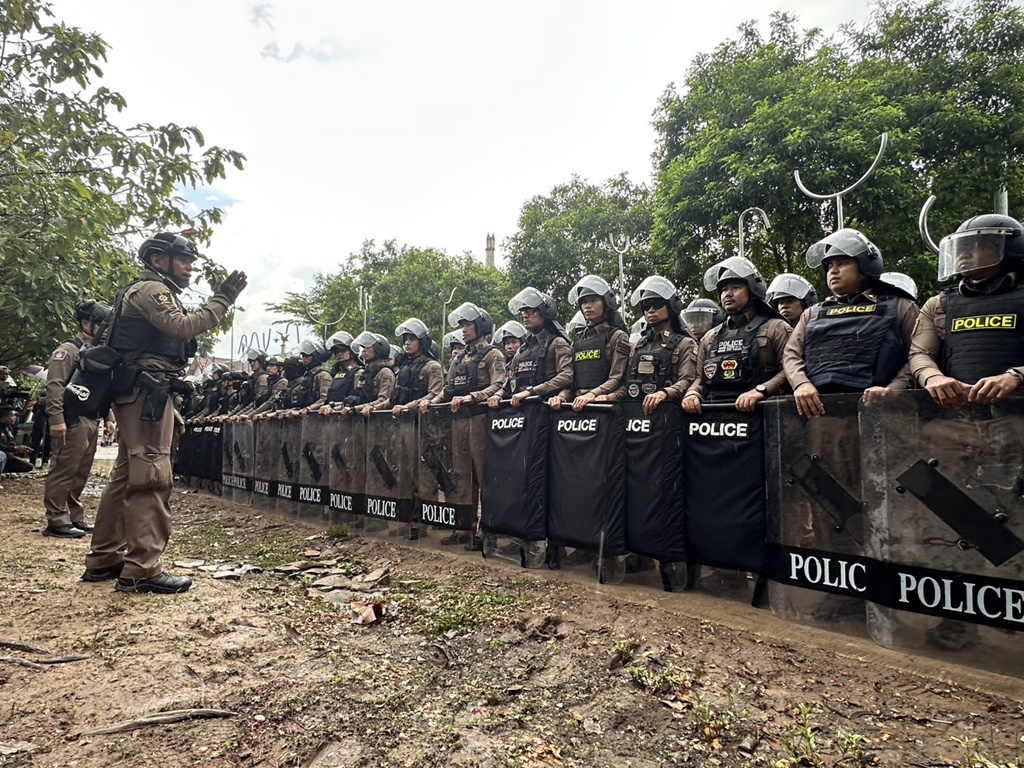 ตร.สระแก้ว พร้อมรับมือชาวเขมรรวมตัวบ้านหนองหญ้าแก้ว ย้ำใช้มาตรการคุมฝูงชนอย่างเหมาะสม