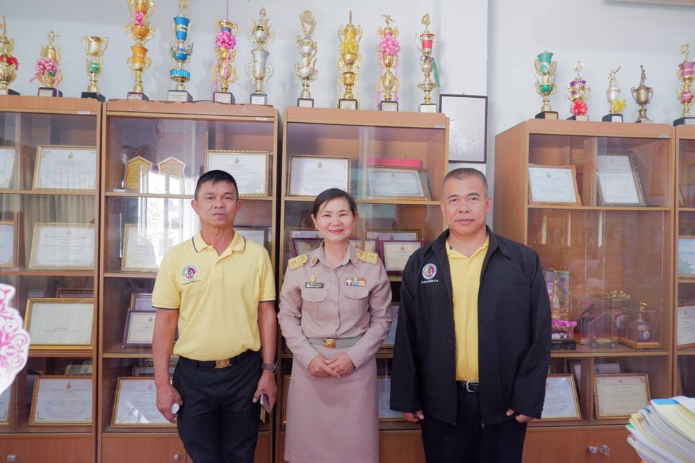 กอ.รมน.ประจวบฯ เร่งปลูกจิตสำนึกรักสถาบันชาติ ศาสนา พระมหากษัตริย์ และรู้วิธีการป้องกันโรคโควิด 19