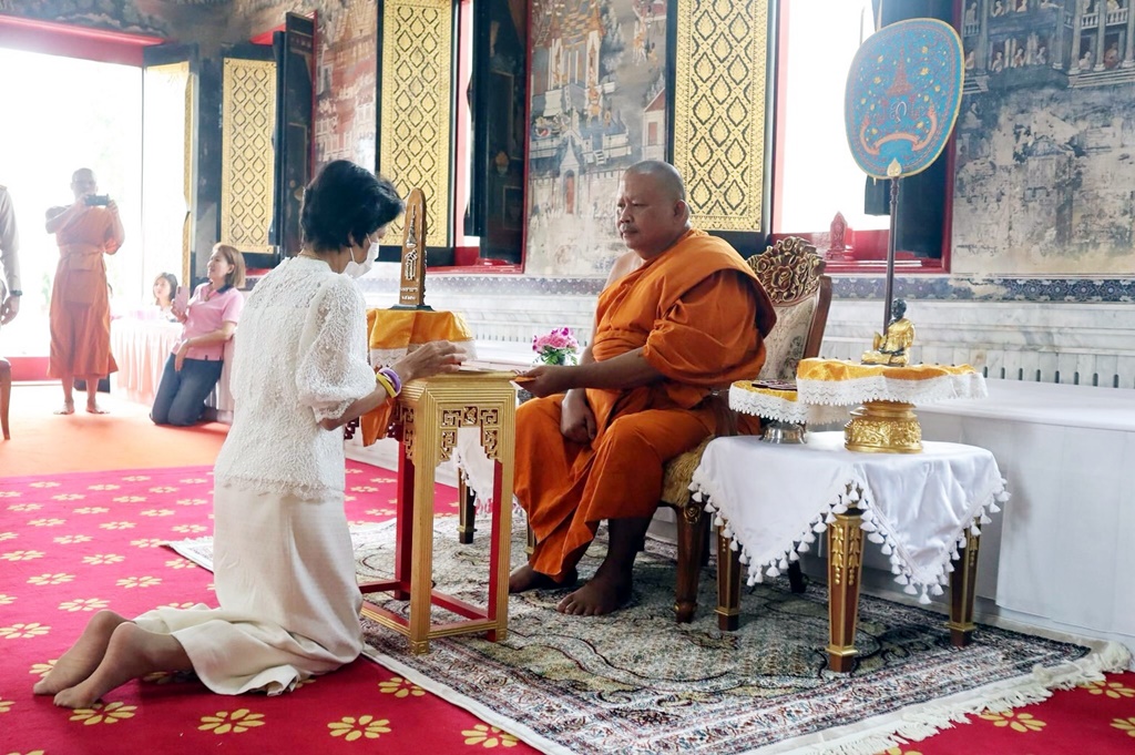 กรมสมเด็จพระเทพฯ พระราชทาน “พระพุทธสิรินธรเทพรัตน์มงคลภูวดลสันติ” แก่วัดไชโยวรวิหาร และโรงพยาบาลอ่างทอง