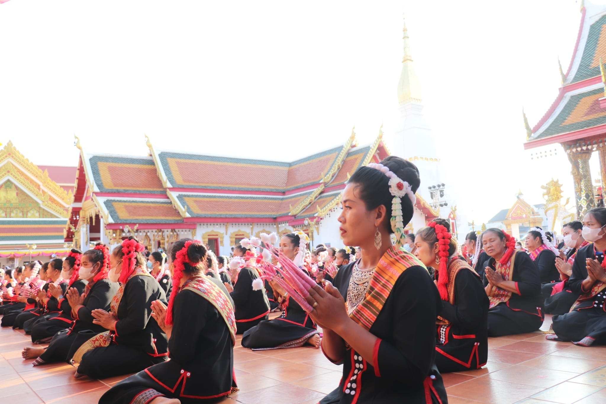 เผ่าไทญ้อสกล เตรียมนางรำนับพัน รับนายกอุ๊งอิ๊ง ทอดกฐินพระราชทาน วัดธาตุเชิงชุม