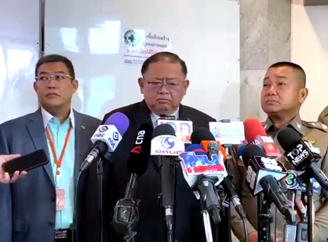 "บิ๊กนพ" ควง "บิ๊กสมควร" หอบสำนวนคดีตึก สตง.ถล่ม ส่งอัยการพิเศษ