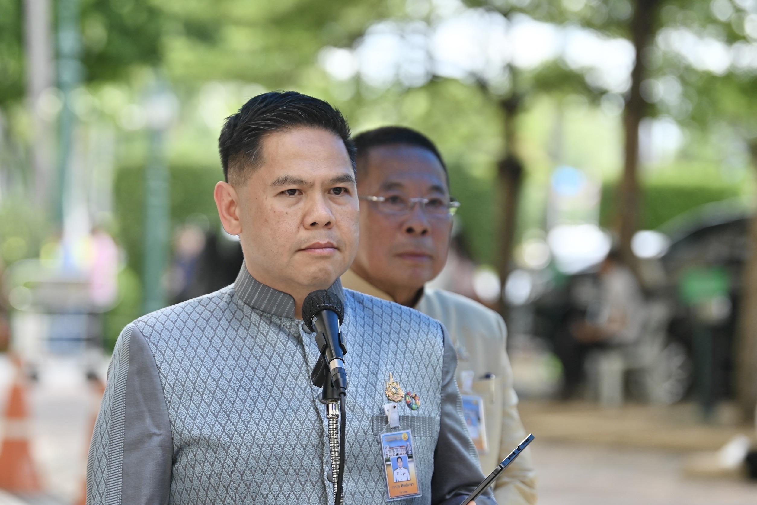 "วราวุธ" เผย พม. เตรียมมอบกายอุปกรณ์ ช่วยเหลือคนพิการนครปฐม 