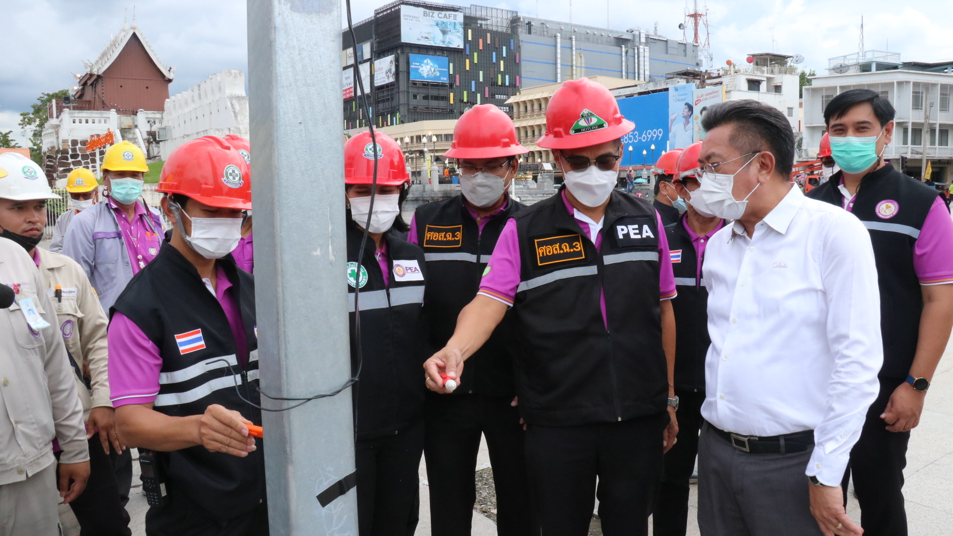 กฟภ.คิกออฟ ตรวจระบบจำหน่าย ป้องไฟรั่ว รอบลานย่าโม พื้นที่เสี่ยงน้ำท่วมขัง
