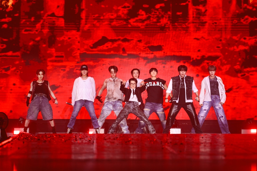 มันส์เกินต้าน 2 วงดัง “ATEEZ” และ “TREASURE” จัดเต็มความสนุก ในงาน KPOP MASTERZ IN BANGKOK 2024