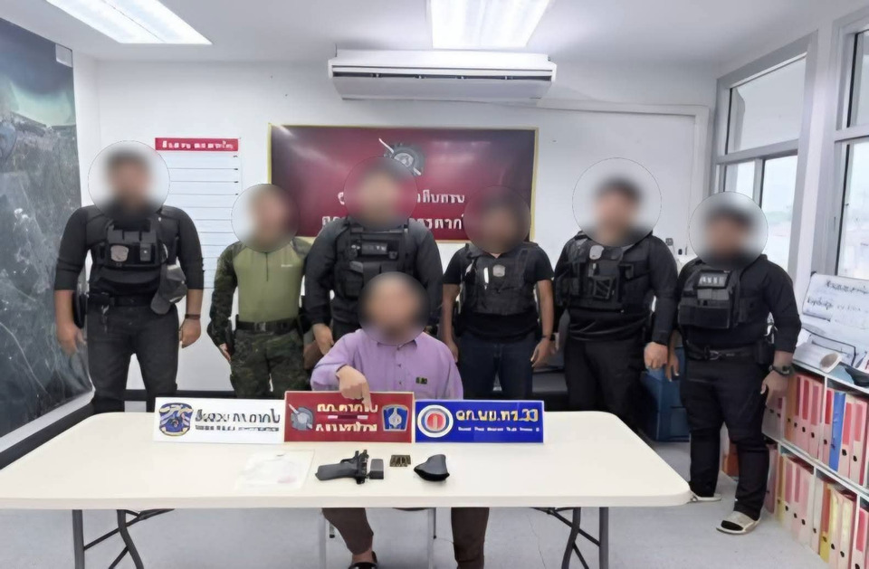 "กอ.รมน.ภาค 4 สน." ลุยค้นบ้านตากใบ ยึดปืน 9 มม. ตรวจสอบโยงคดีความมั่นคง