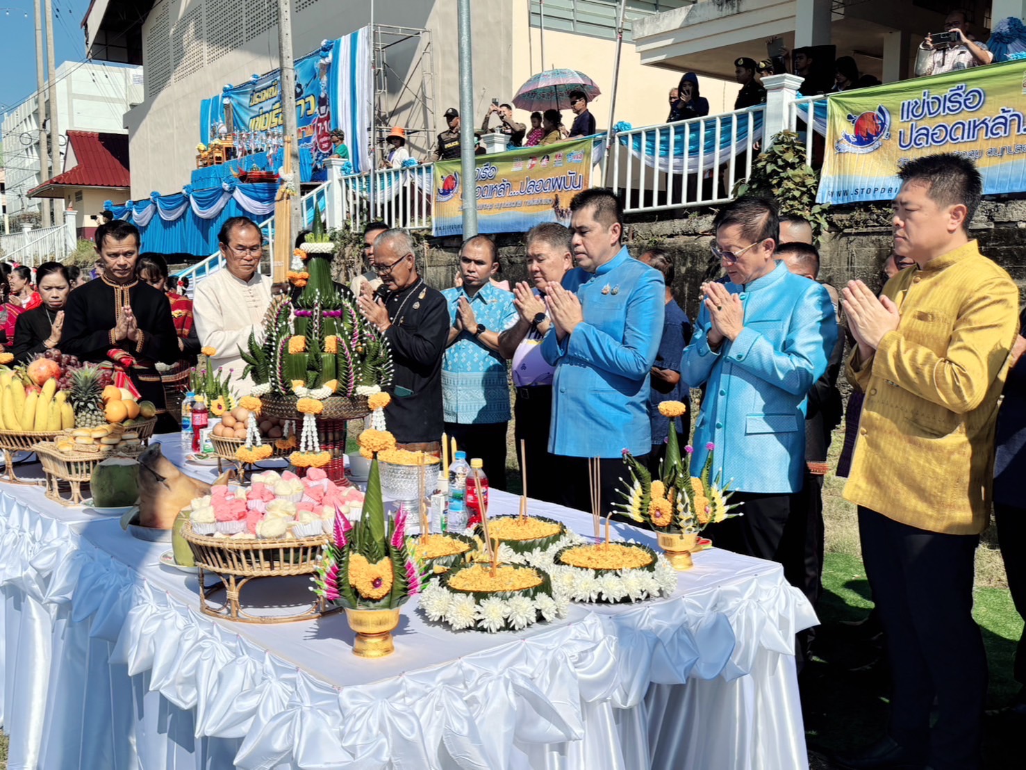 ผู้ว่าฯศรีสะเกษ เปิดแข่งเรือยาวประเพณีที่สืบทอดเพื่อบวงสรวงต่อสิ่งศักดิ์สิทธิ์แห่งลุ่มแม่น้ำมูล 