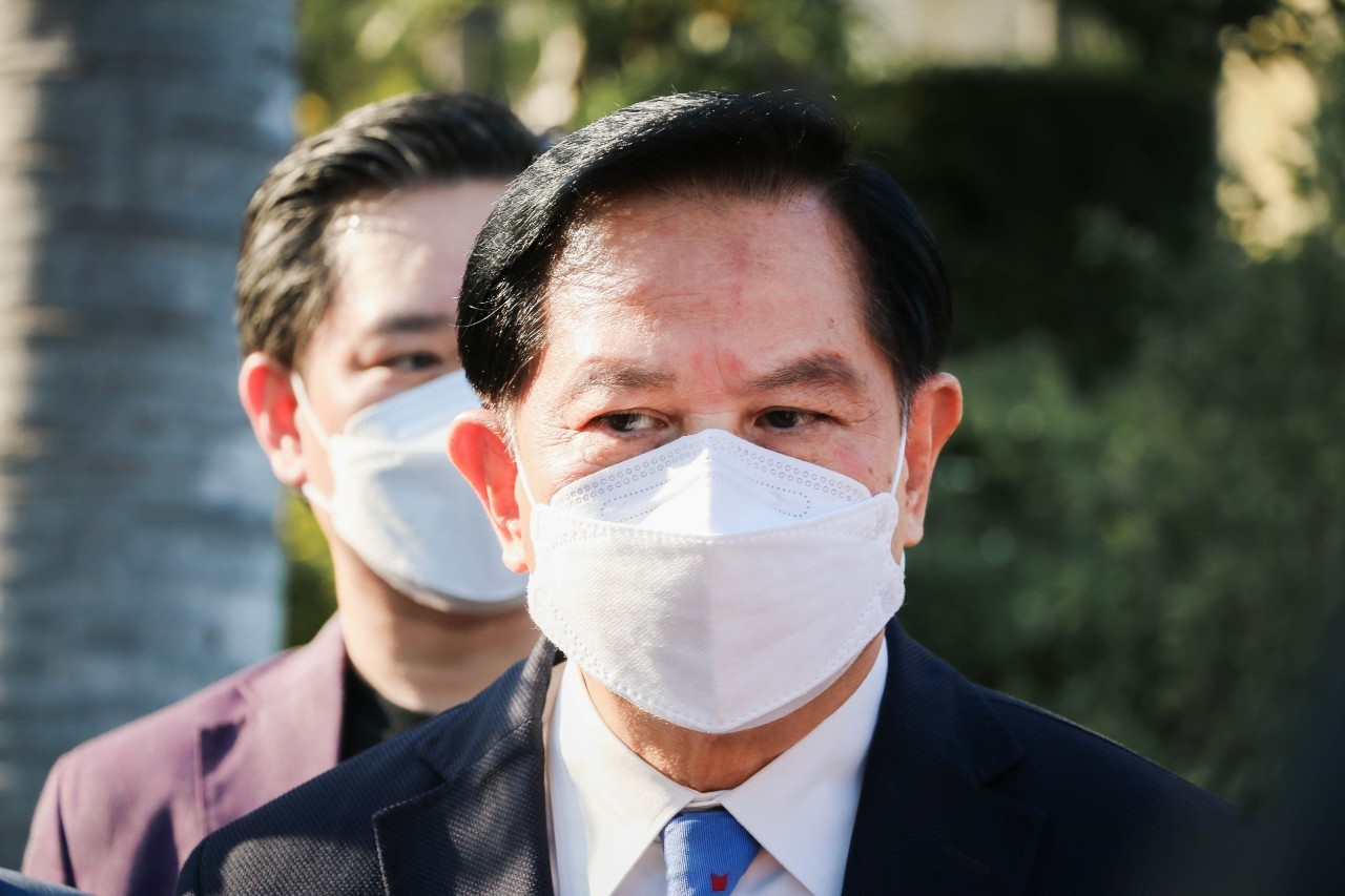 "พีระพันธุ์" ปัดตั้งพรรคมารองรับใคร ชี้ "บิ๊กตู่" บุคคลากรมีค่าทางการเมือง เหมาะทำงานให้ประเทศ 
