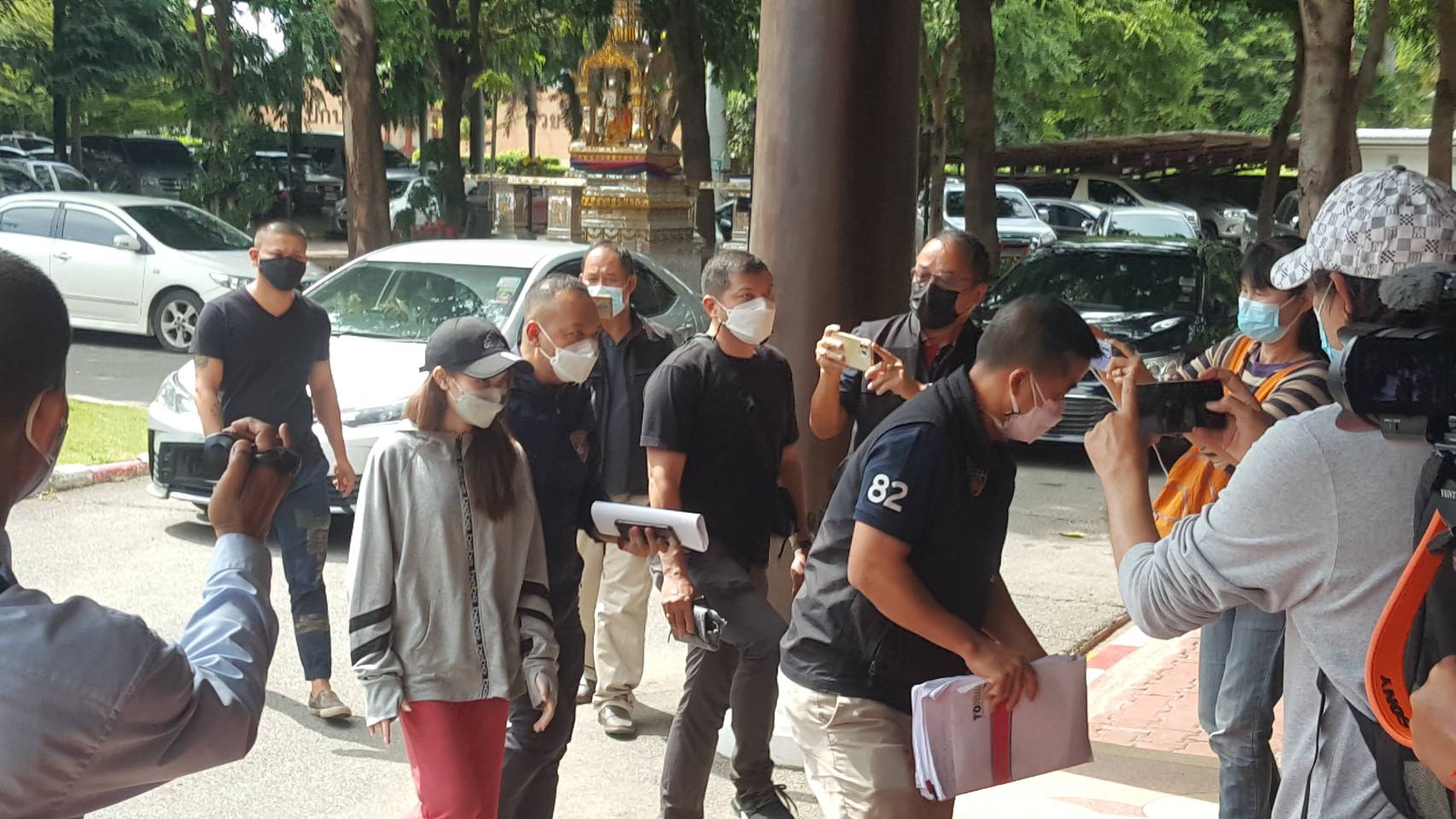 'พิยดา'แจงที่มาทรัพย์สิน​ หลังตร.ยึดรถหรูบีเอ็ม-กระเป๋าแบรนด์เนม