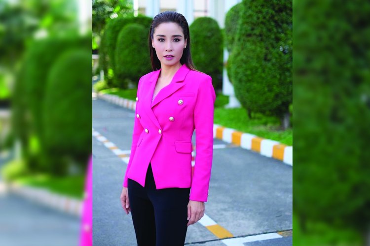 “อาย ศรสวรรค์”ชวนส่งกำลังใจ จับคู่บัดดี้ผู้พิการทางสายตา แข่งว่ายน้ำกลางทะเลใน ลากูน่า ภูเก็ต ไตรกีฬา 2565