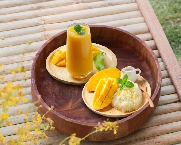 ชูของดี GI อีสาน “มะม่วงน้ำดอกไม้สีทองบ้านแฮดขอนแก่น” เสิร์ฟความหวานงานแต่ง ‘ณเดชน์–ญาญ่า’ สะท้อนศักยภาพวัตถุดิบ สู่เมนูร่วมสมัย