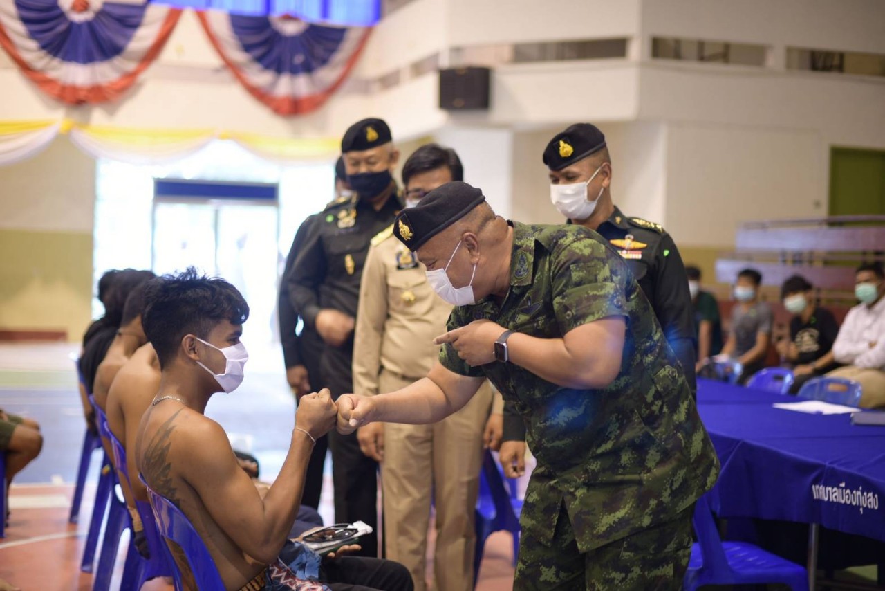 แม่ทัพภาคที่ 4 เดินสายตรวจเยี่ยม การตรวจเลือกทหาร ปี 2564 