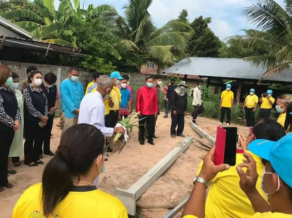 นอภ.กุดชุม ยกเสาเอกเสาโทสร้างบ้านเฉลิมพระเกียรติ   12 สิงหามหาราชินีมอบให้ผู้ด้อยโอกาส