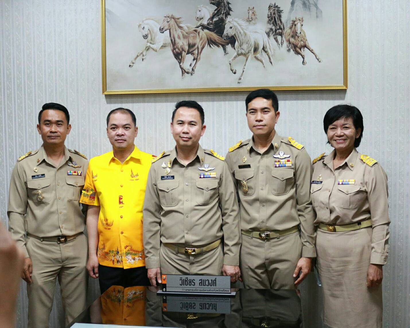 อบจ.ยโสธรเดินหน้าเปลี่ยนถนนดิน ถนนลูกรังเป็นถนนคอนกรีต-ลาดยางเพื่อความปลอดภัยในชีวิตและทรัพย์สินปชช.