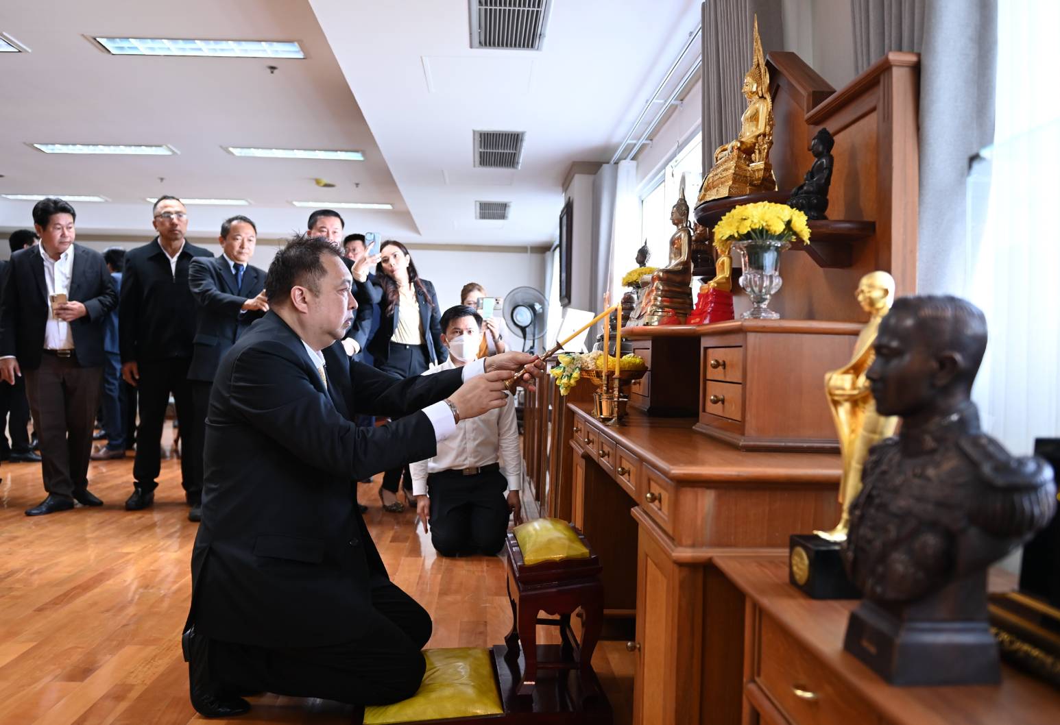 "สุชาติ" ถือฤกษ์เข้ากระทรวงพาณิชย์ 06.45 น. พอใจ "ภูมิธรรม"แบ่งงาน ต่อสายคุย "กฤษฎา" แล้ว