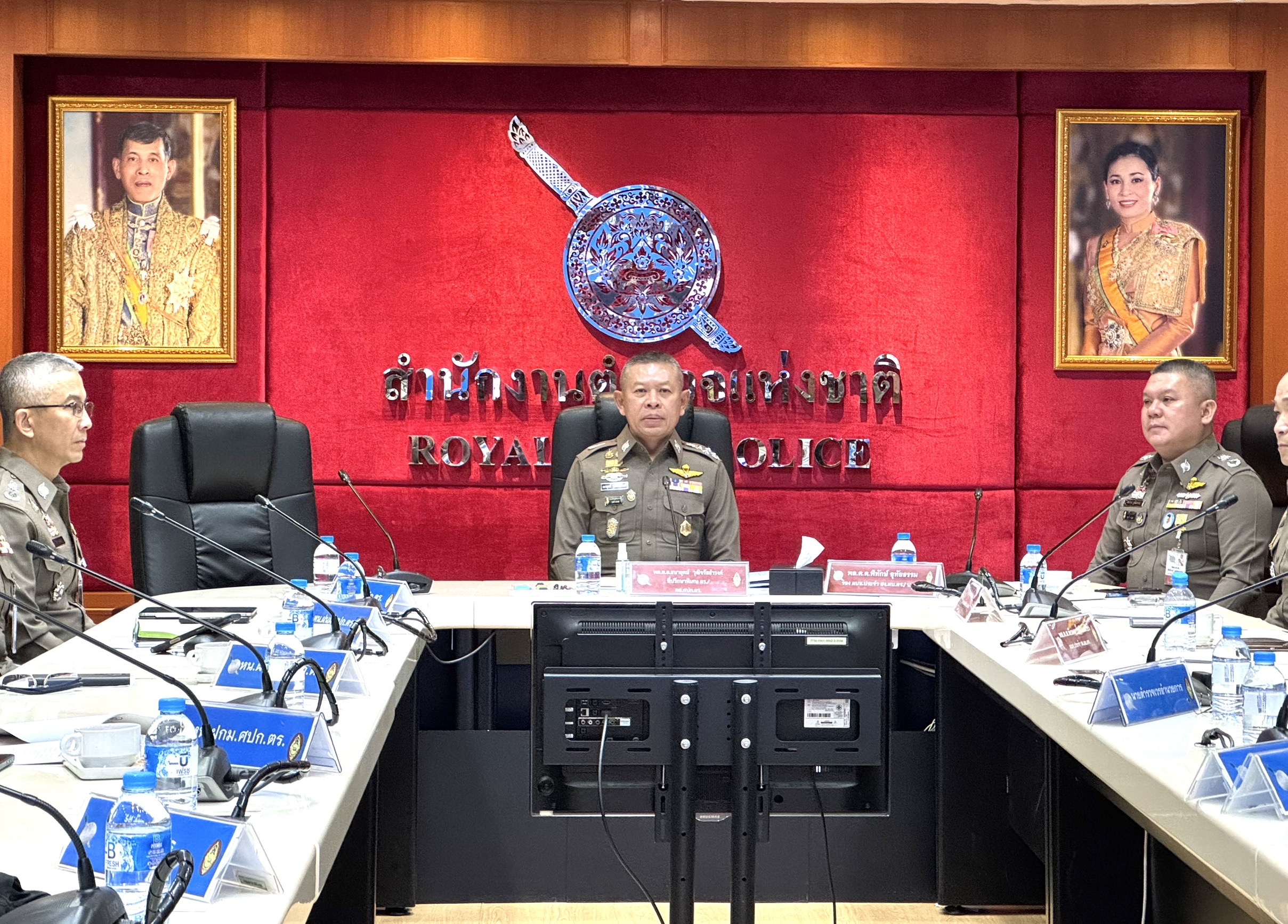 ปรึกษาพิเศษ ตร./ผอ.ศปก.ตร.ถกประชุมขับเคลื่อนการปฏิบัติงานศูนย์ปฏิบัติการสำนักงานตำรวจแห่งชาติ 