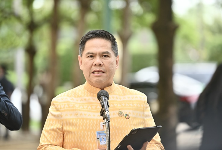 "วราวุธ"นำทีม'พม.'ลงพื้นที่ช่องบกอุบลฯ ควงนักสังคมสงเคราะห์-นักพัฒนาสังคม-สหวิชาชีพเยี่ยมกลุ่มเปราะบางเสริมพลังใจ