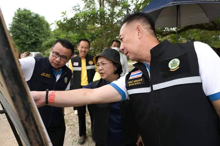 ผู้ตรวจราชการกระทรวงเกษตร ลงพื้นที่ติดตามสถานการณ์น้ำ ในพื้นที่พิษณุโลก