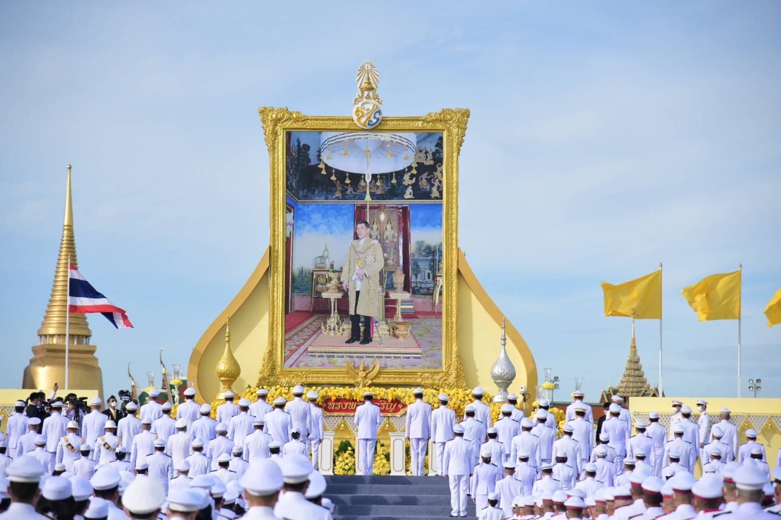 คณะผู้บริหารกรุงเทพมหานคร ร่วมกิจกรรมน้อมสำนึกในพระมหากรุณาธิคุณ เนื่องในโอกาสวันเฉลิมพระชนมพรรษา 28 กรกฎาคม 2566