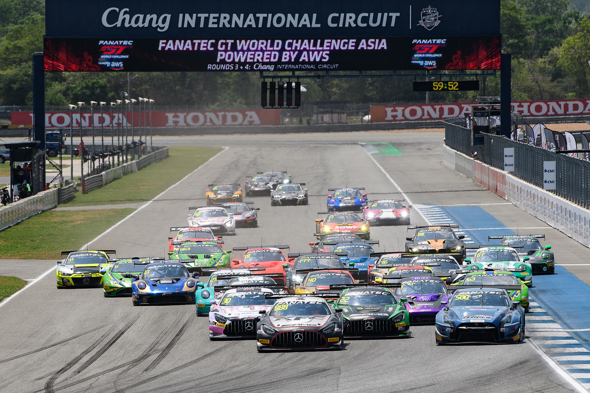 นักแข่งไทยโชว์ฟอร์มแจ๋ว “ท็อป-ธนาตย์” คว้าชัย ปิดฉากศึกซูเปอร์คาร์ GT World สนามประเทศไทย