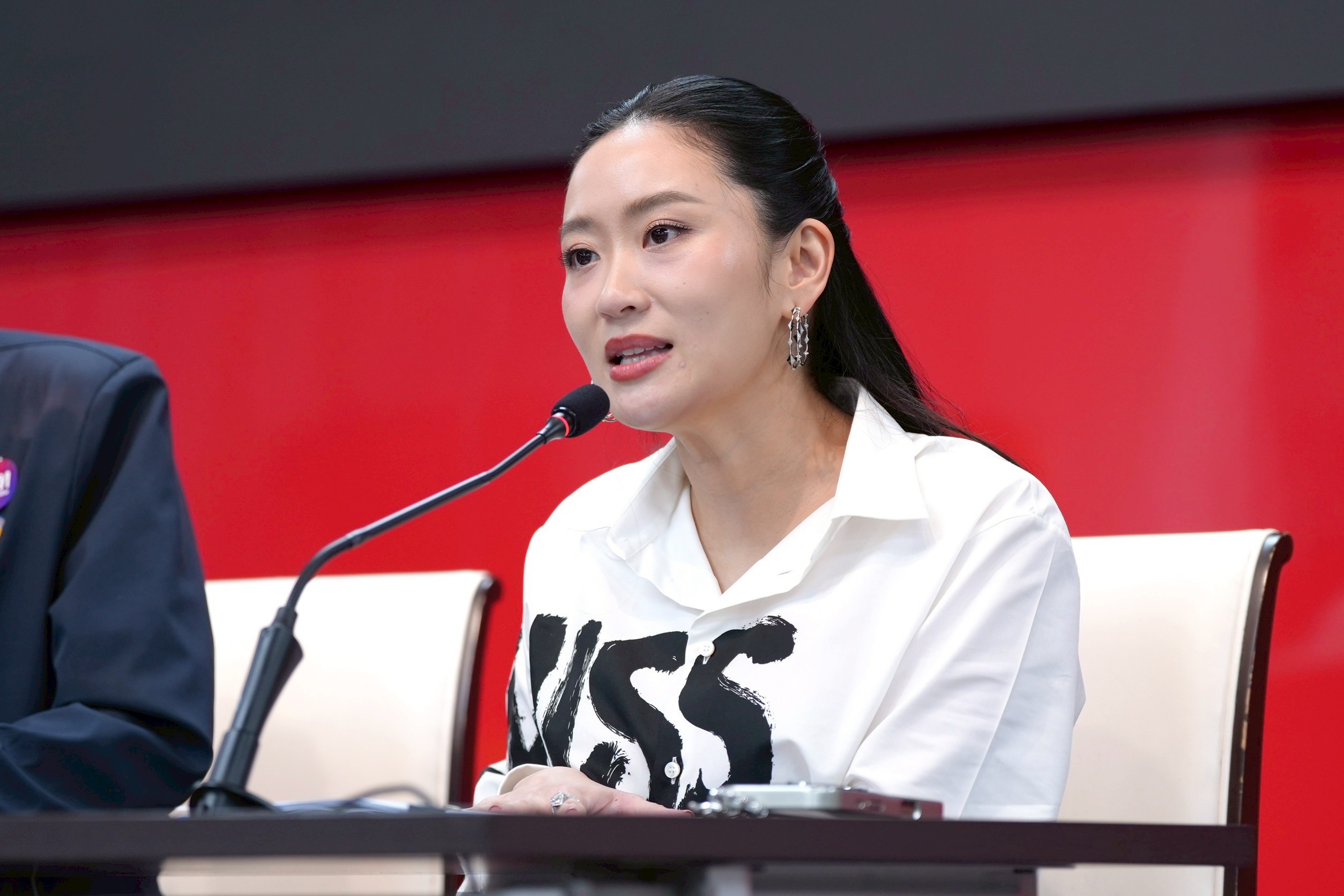 ทีมกฎหมาย "แพทองธาร" ยื่นคำร้องถึง "ศาลรธน." เพิกถอนกระบวนการถอดถอน หลัง "สราวุธ" พ้นวาระเข้าร่วมชี้ขาด