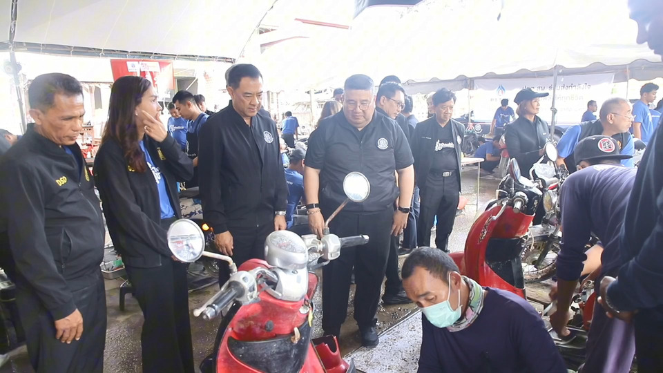   ปลัดแรงงานลงพื้นที่หาดใหญ่ ผนึกกำลังรัฐ–เอกชน ฟื้นงาน ฟื้นอาชีพ หลังน้ำลด