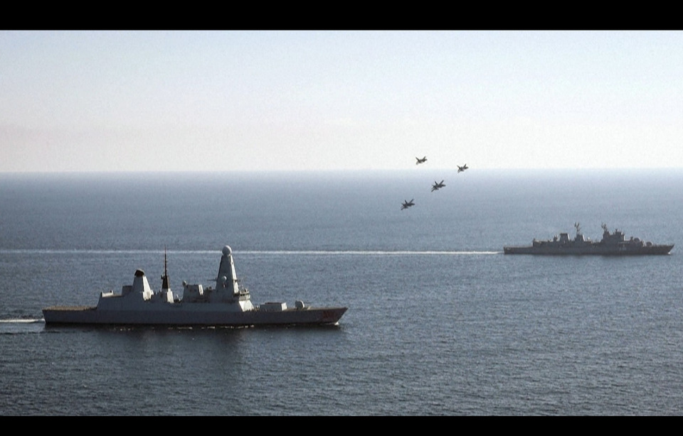 "อังกฤษ" สั่งด่วน! ส่ง "เรือรบ HMS Dragon - เฮลิคอปเตอร์" คุ้มกันไซปรัส หลังโดรนอิหร่านถล่มฐานทัพ UK