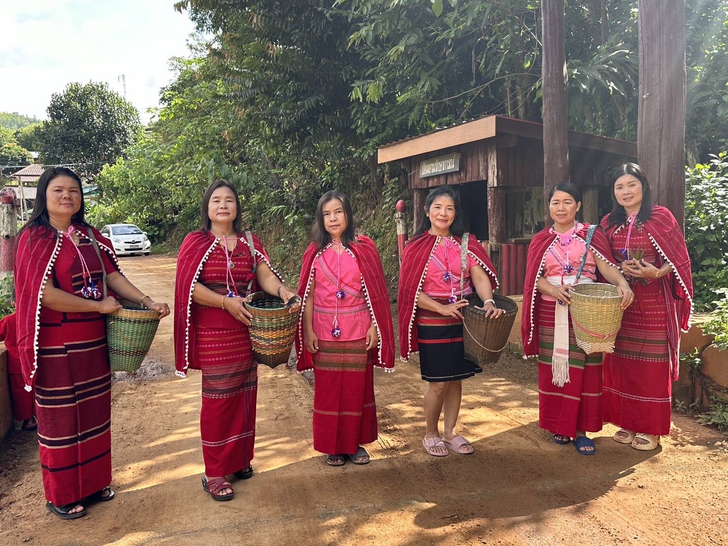 ชาวกะเหรี่ยงแดงบ้านไม้สะเป่ดงานประเพณีปอยข้าวต้มสืบสานวัฒนธรรมอันดีงาม
