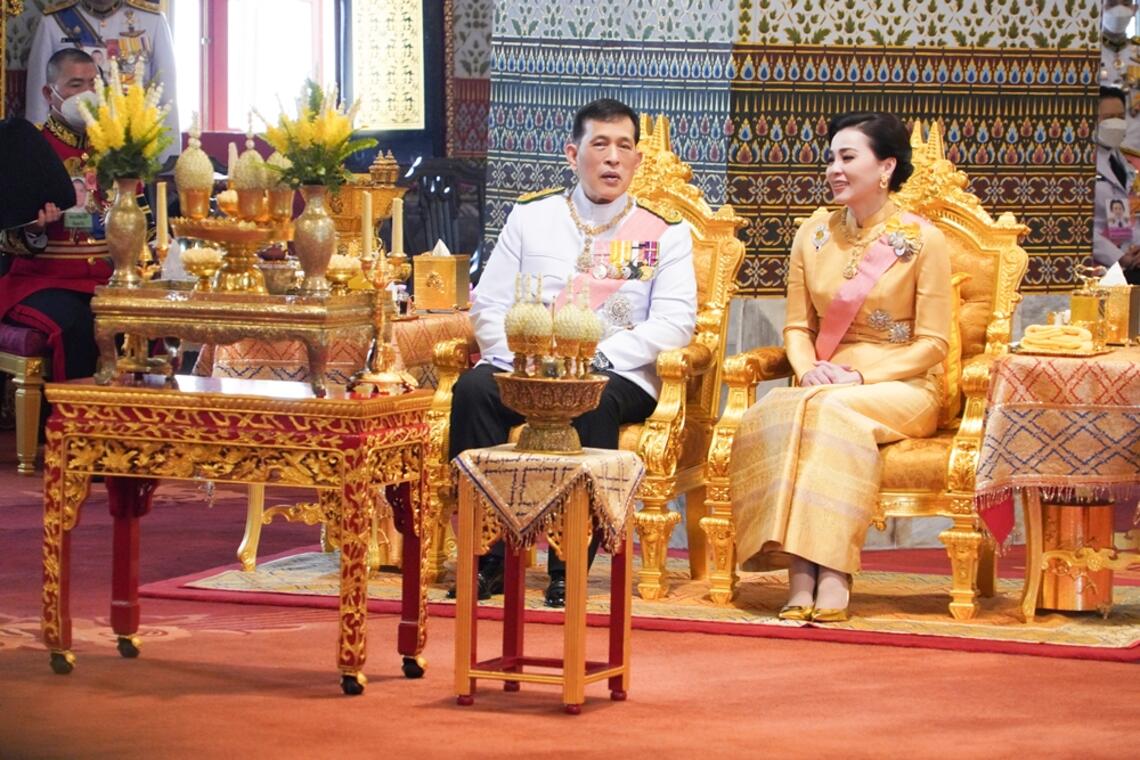 "ในหลวง - พระราชินี" ทรงรับผู้บาดเจ็บจากเหตุแผ่นดินไหวทั่วประเทศ ไว้ในพระบรมราชานุเคราะห์