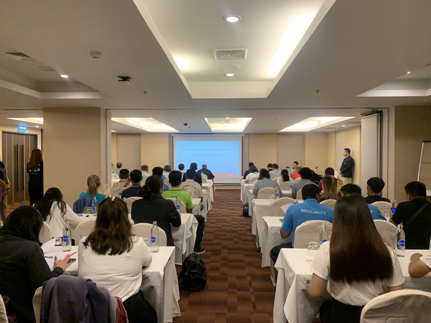 ก.ท่องเที่ยวฯ ติวเข้ม “อาสาสมัครท่องเที่ยว-กีฬา” รองรับเปิดประเทศเริ่มพ.ค.จัด 6 จังหวัดท่องเที่ยวสำคัญ
