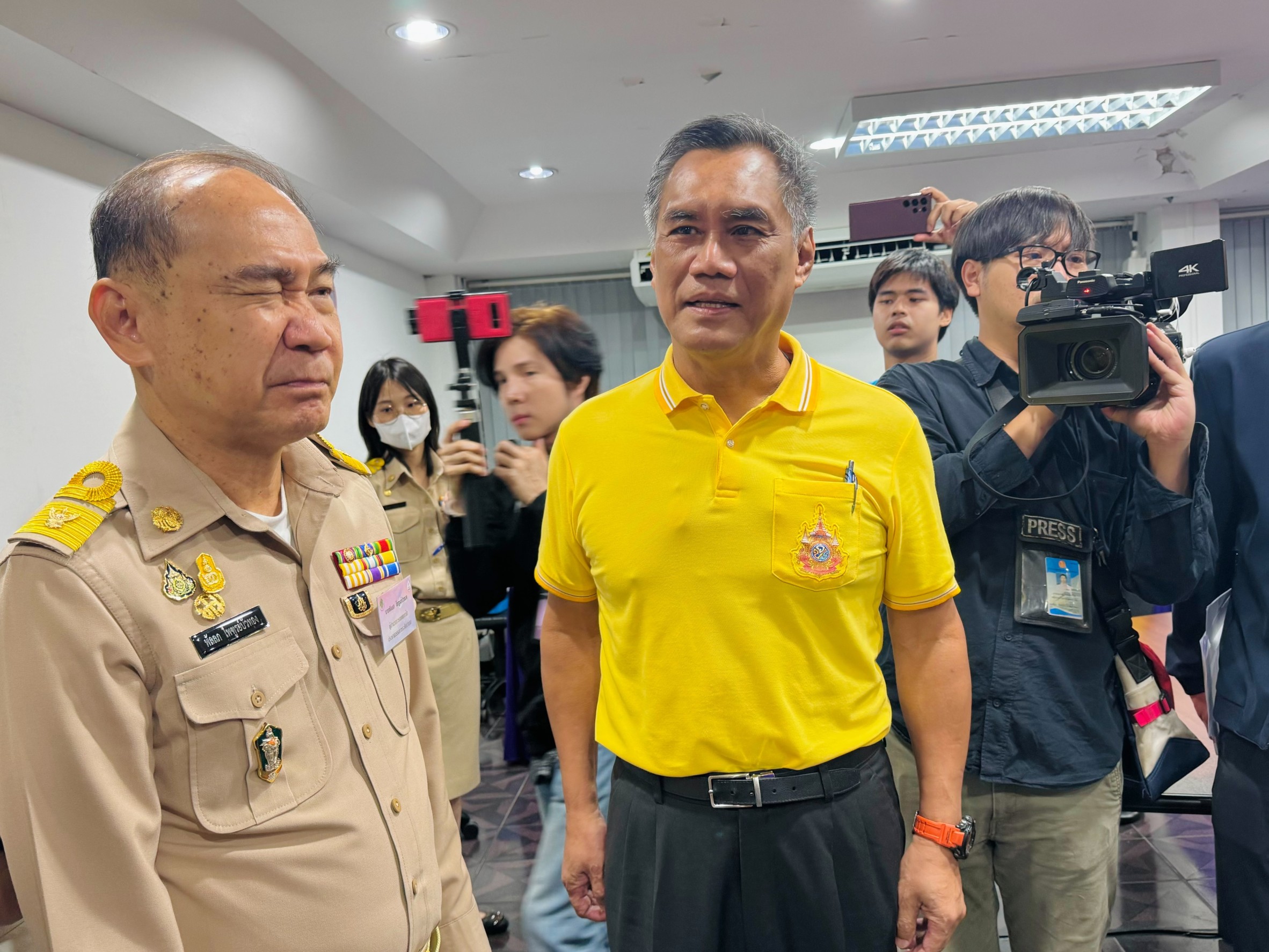 "ประธานกกต." ตรวจความพร้อมรับสมัคร สว.ระดับอำเภอวันแรก กำชับจนท. รอบคอบทุกขั้นตอน