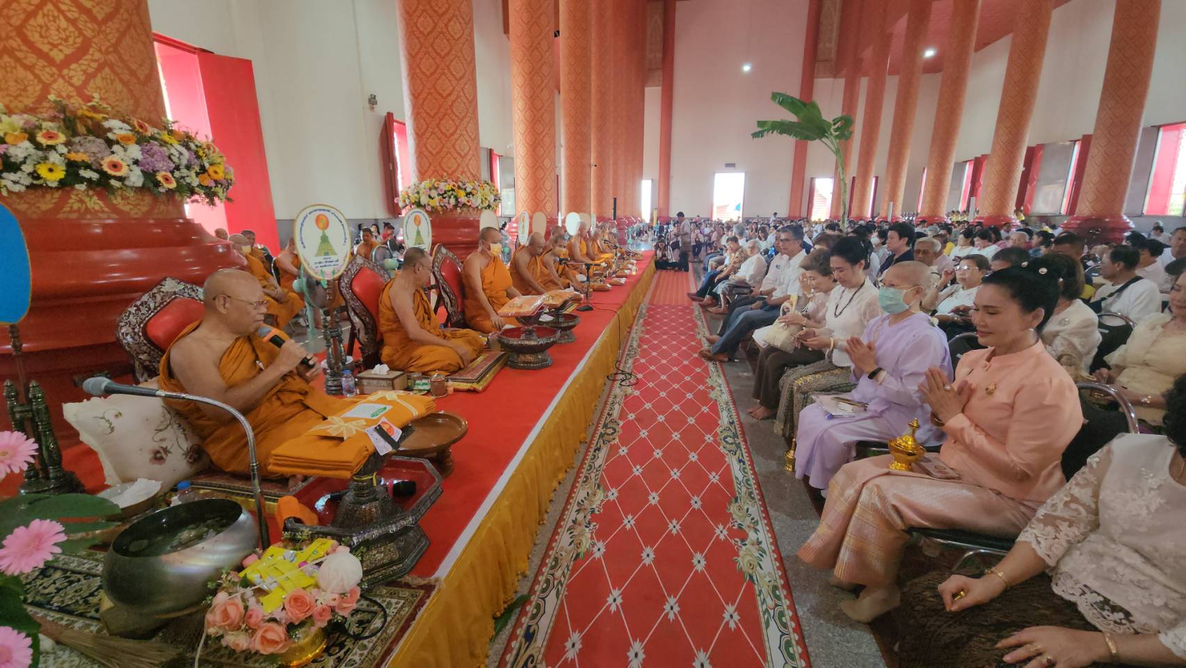 วัดเกตุมดีฯทอดกฐินสามัคคีซื้อเครื่องมือแพทย์ให้โรงพยาบาลสมุทรสาคร 2 ได้ยอดกว่า 77 ล้าน