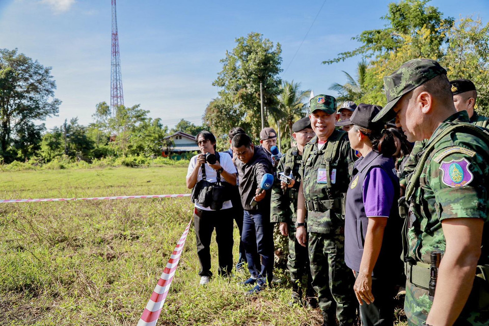 ผบ.ทบ.-แม่ทัพภาค1 น้อมรับสนองพระกระแส “กรมพระศรีสวางควัฒนฯ” เร่งสร้างบังเกอร์–หลุมหลบภัยสระแก้ว ตามพระราชปณิธาน