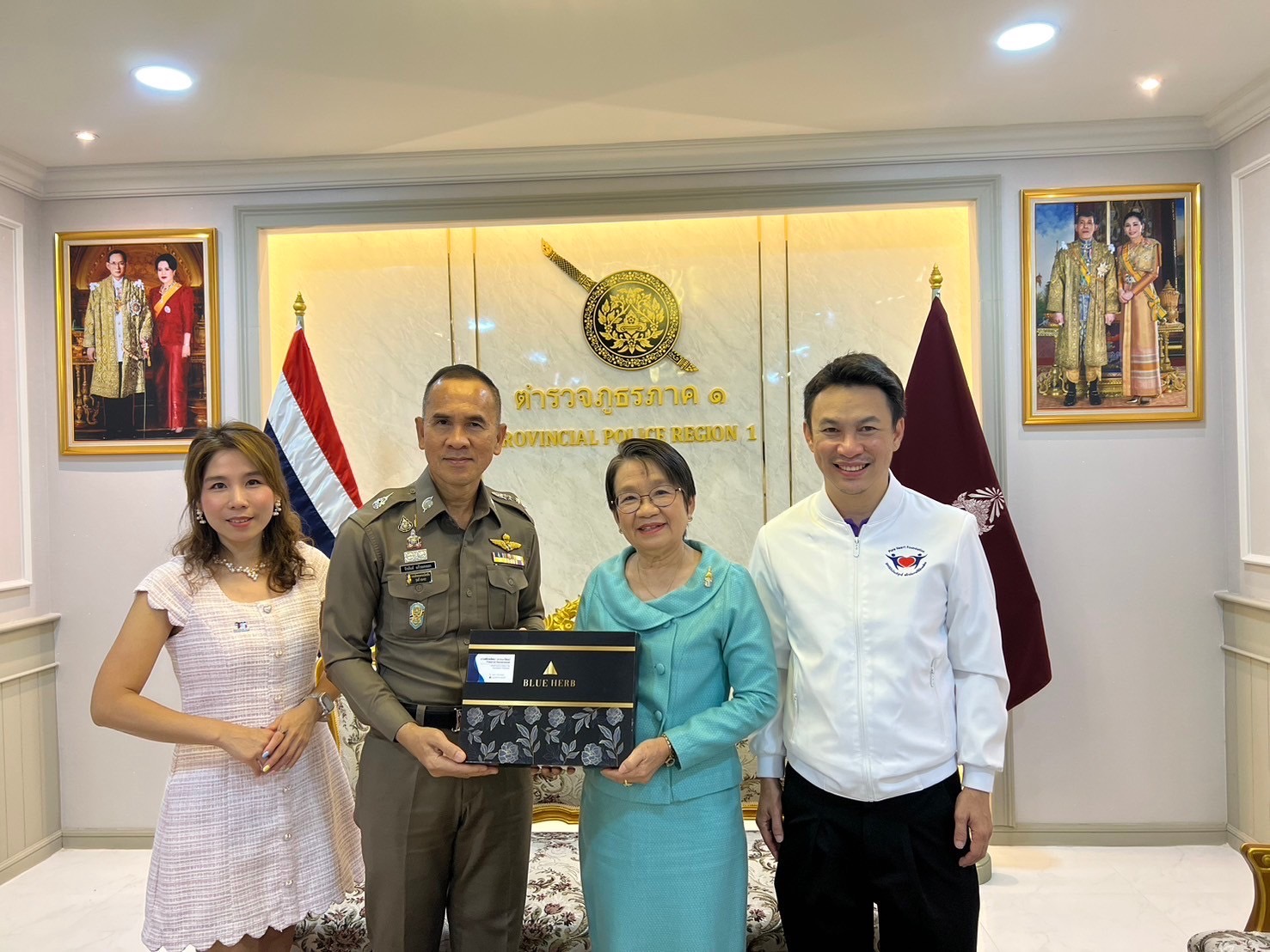 ตำรวจภูธรภาค 1 ร่วมกับ มูลนิธิหัวใจบริสุทธิ์ ส่งมอบพลังใจผ่านรถเข็นวีลแชร์ให้ผู้พิการ/ผู้บาดเจ็บ