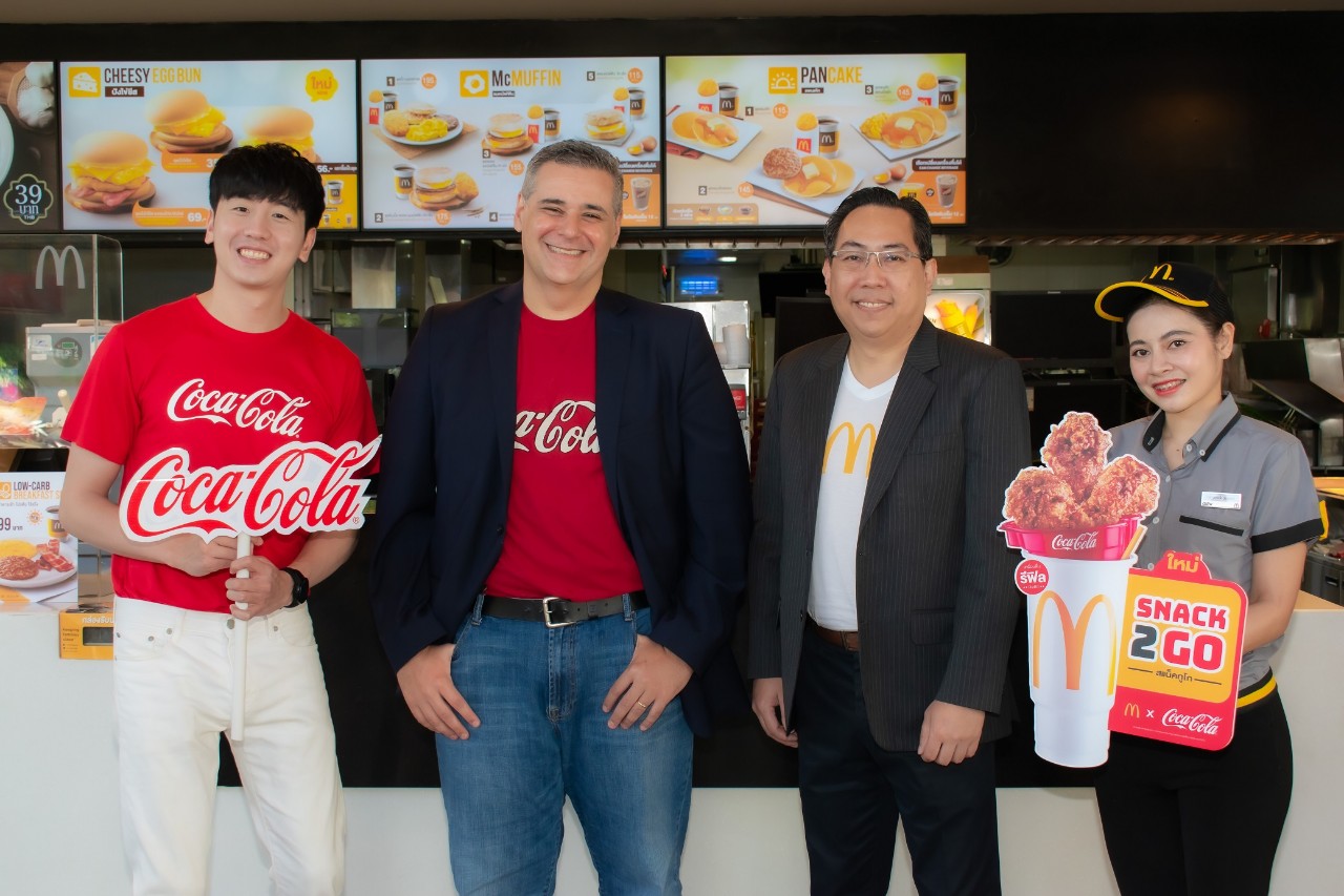 แมคโดนัลด์ X โคคา-โคล่า เปิดตัว ‘Snack 2 Go’ เมนูไก่เกาหลีใหม่ พร้อมแก้วดีไซน์ใหม่ อร่อยซ่าได้ทุกที่