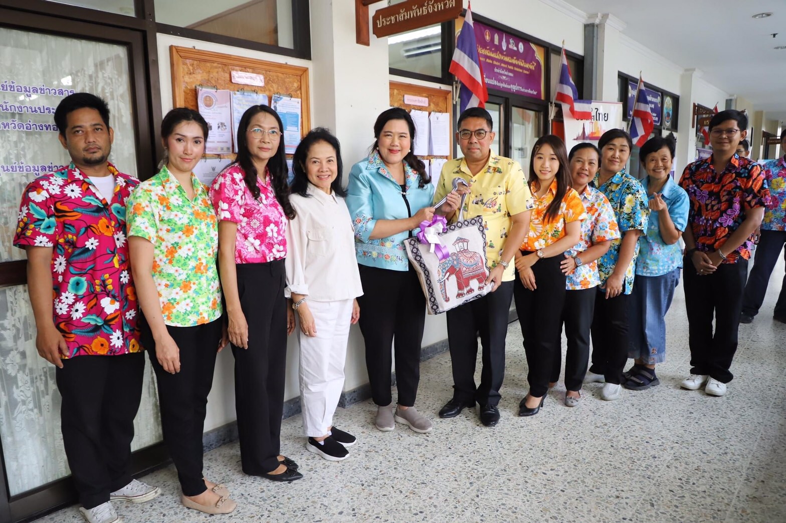 อธิบดีกรมประชาสัมพันธ์ ลงพื้นที่ตรวจเยี่ยมสำนักงานประชาสัมพันธ์จังหวัดอ่างทอง