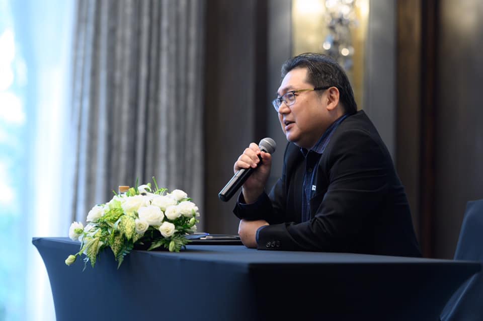 "รองหัวหน้าพรรคกล้า" เผยเคล็ดลับรวย "มหาเศรษฐีแสนล้าน" สุขในสิ่งที่ทำ รวยแค่ไหนก็ยังต้องทำงาน   