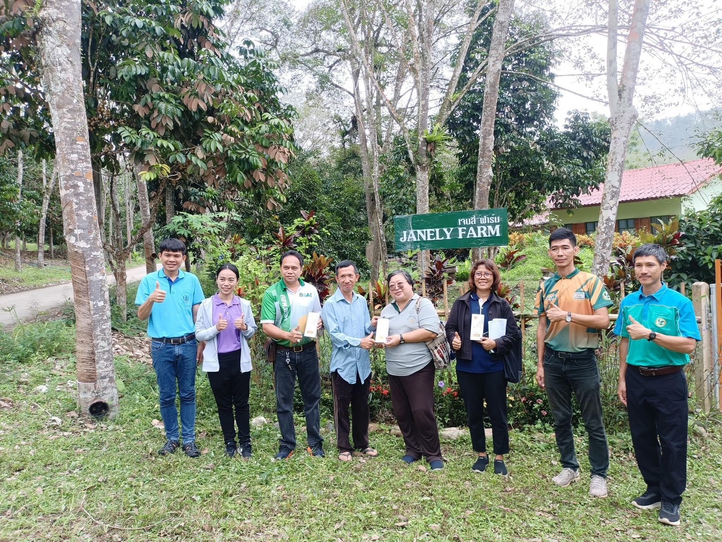 สำนักส่งเสริมและจัดการสินค้าเกษตรลงพื้นที่เบตงเยี่ยมกลุ่มผู้เลี้ยงชันโรง วิสาหกิจชุมชน