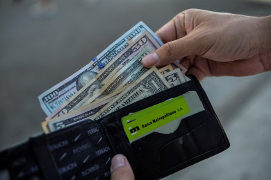 ปัญหาภาวะเงินเฟ้อ ถูกจัดให้เป็นข้อกังวลอันดับ 1 ของชาวสหรัฐฯ เพราะส่งผลกระทบต่อเงินในกระเป๋าของพวกเขาโดยตรง (Photo : AFP)